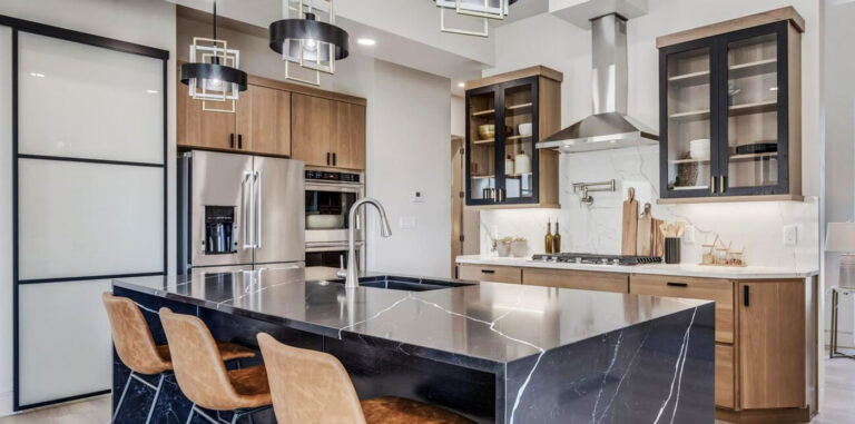 Crown wood Kitchen Cabinets